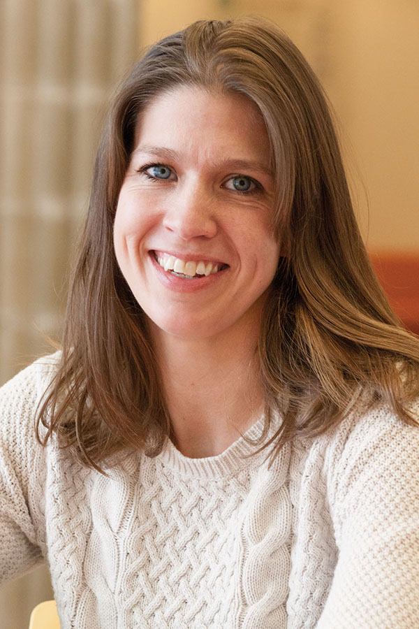 MassDHE's tweet photo. This mother of 6 is an honors student @MountWachusett and helps her community! #29WhoShine15 http://t.co/wLkSvSuYIM http://t.co/fXbhrh5e50