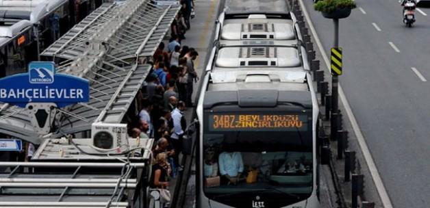 Yolcu metrobüs şöforünü bıçaklayıp kaçtı
medyasondakika.com/yolcu-metrobus…