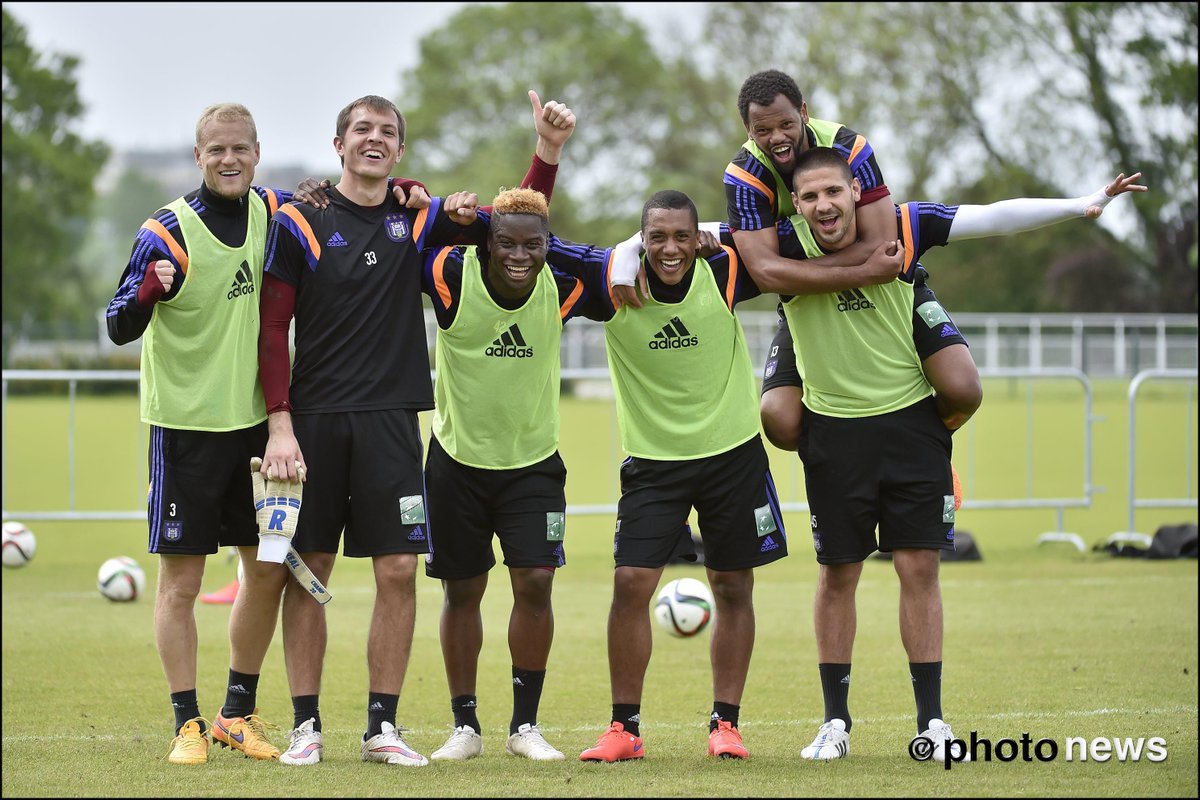 rscanderlecht's tweet photo. The winners @ training today ! #RSCA http://t.co/mrujcxoQJN
