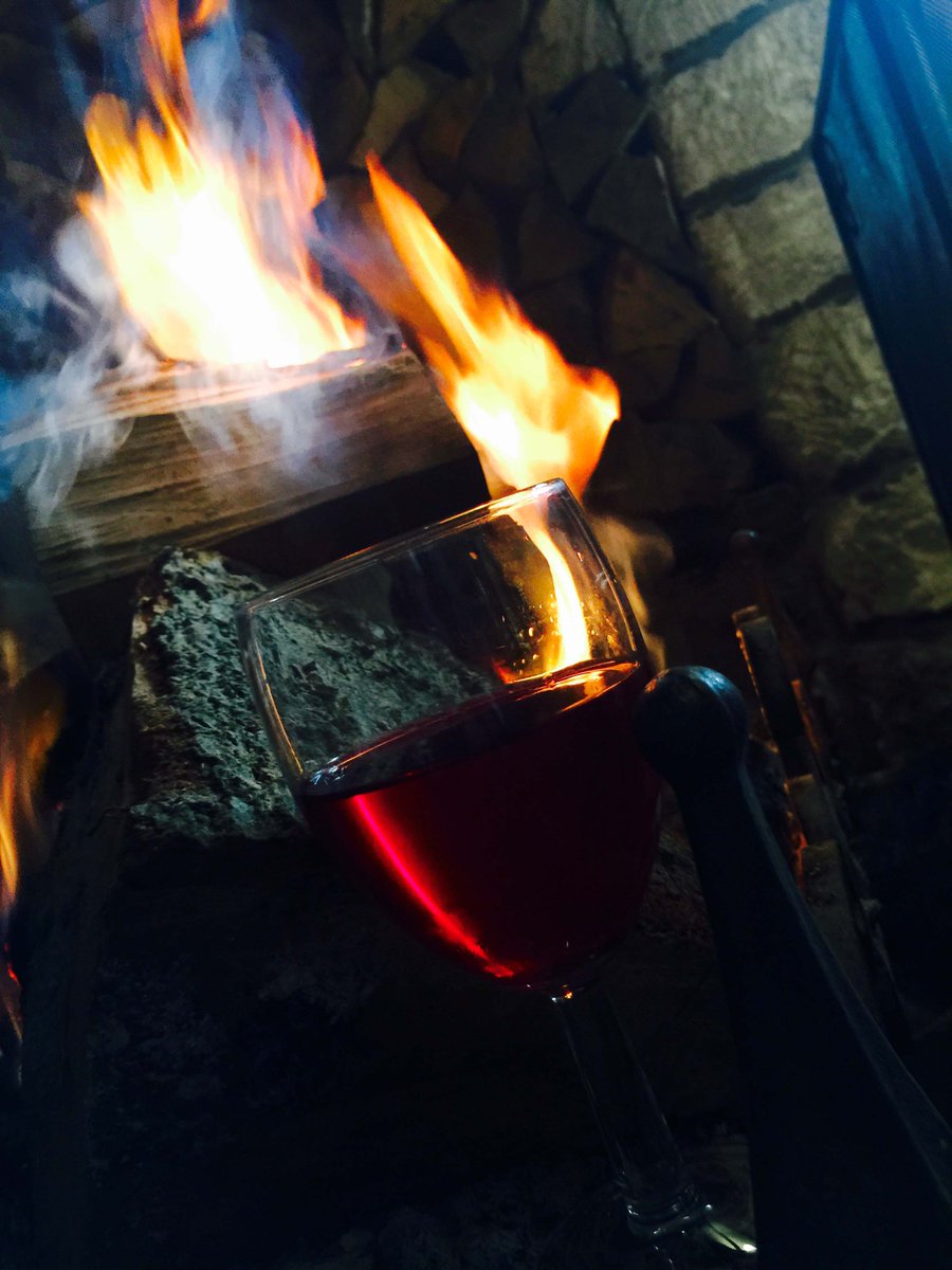 Feeling #wet and #cold come and warm up by our #fire <a href="/Wadworth/">Wadworth Brewery</a> <a href="/PerfectPintUK/">Perfect Pint</a> <a href="/dogfriendlyto/">dogfriendlytogether</a>
