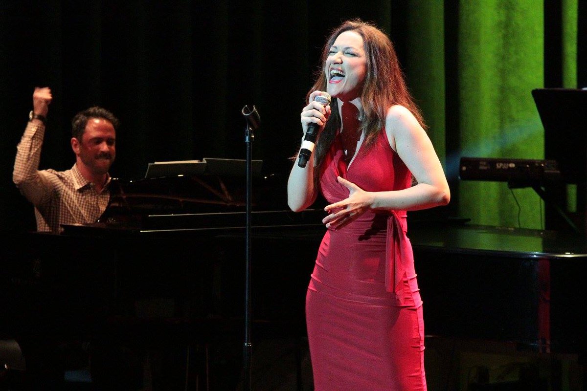 EvaMCortesWeb's tweet photo. Recordando #ScottAlanBCNfriends una foto de Eva Mª interpretando: Vuelvo Donde Estás Tú (I'm Coming Home To You) http://t.co/CkmXpRAsUq