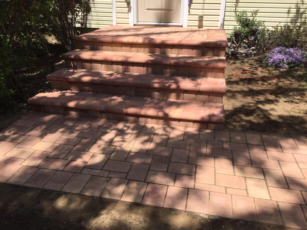 nypavingmasonry's tweet photo. Steps and sidewalk Long Island paving and masonry contractor serving Suffolk County for over 25 years driveways http://t.co/PIPVW00TG6