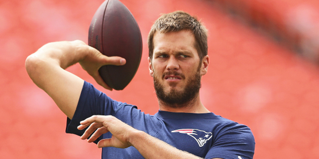 theScore's tweet photo. Patriots say texts referring to 'Deflator' are about weight loss, not footballs. Mmmkay. http://t.co/ryZP8R282M http://t.co/KIvdoJIpb8