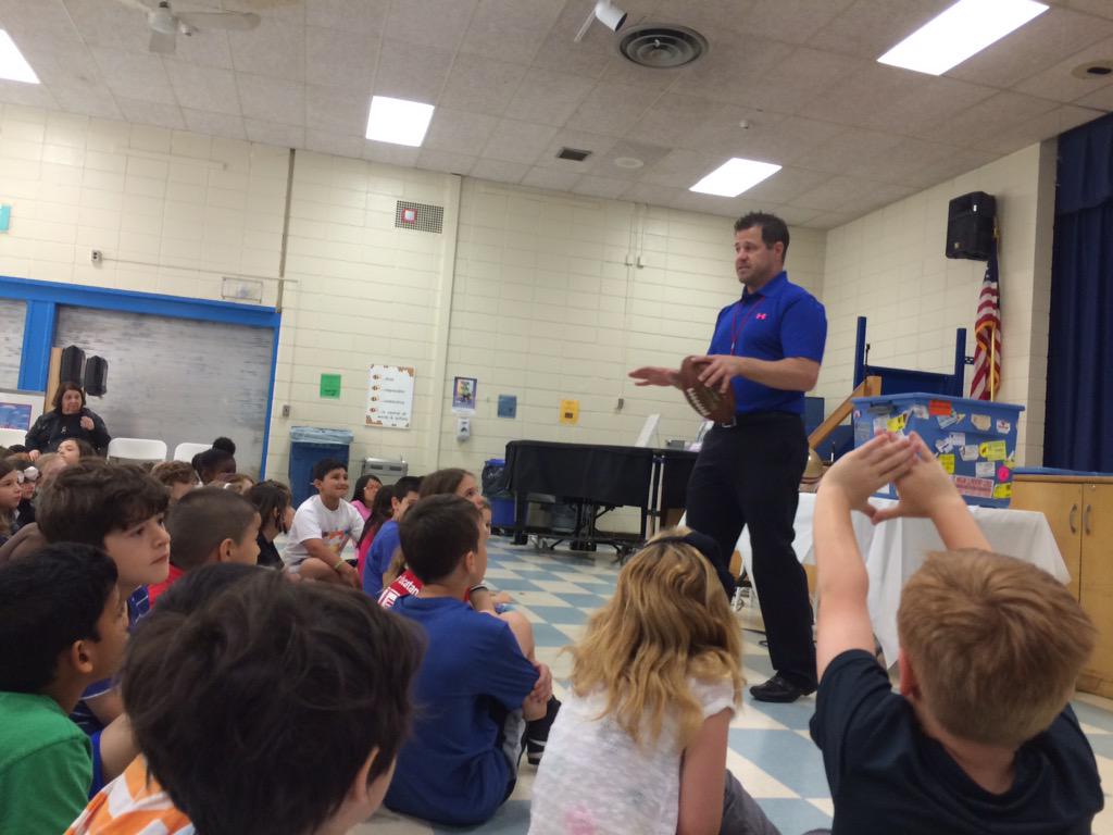 welearnmoore's tweet photo. Books and sports with @sloth_sammy !! We couldn't be happier! http://t.co/TjgXt9OJBp