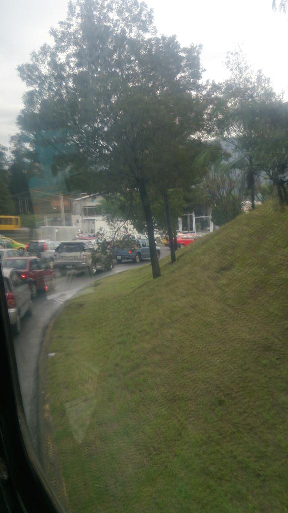 Ilyich616's tweet photo. #Quito es una ciudad de primera imposible meter segunda #QuitoSinObras @CesarGJaramillo @QuitoVigila @formacionpais35 http://t.co/akcp7zzDyM