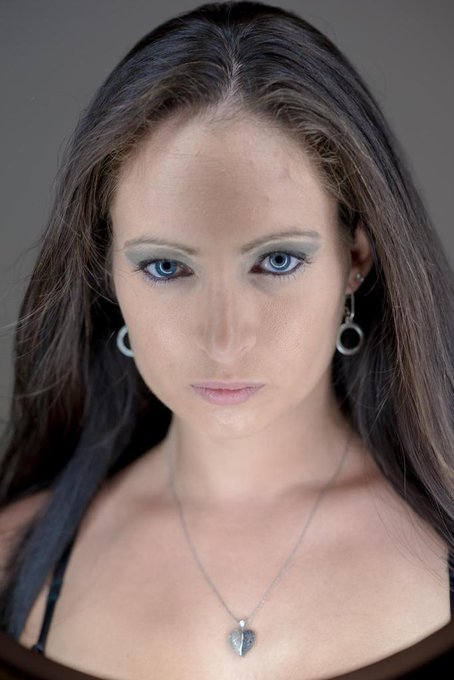 Look at this beautiful face!!! Available now in South Florida. Book me through Conor @CoxxxModels http://t
