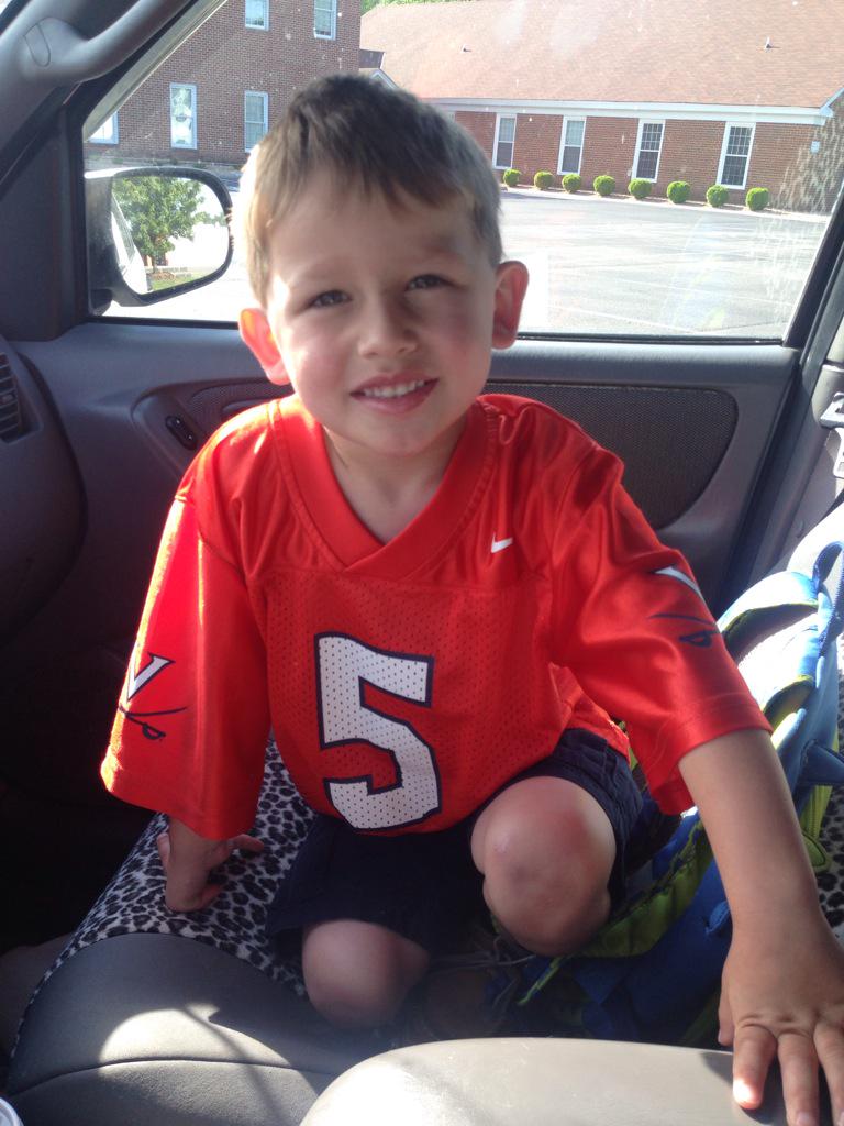 mckinnn_'s tweet photo. Owen loves @CRZYtharris3 💙 #missyoutim http://t.co/obaSYPVzpJ