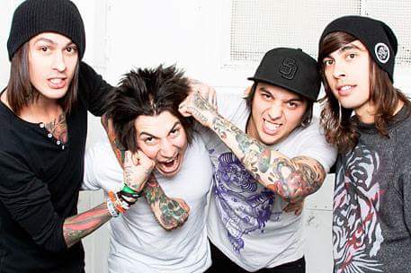 Austin Carlie (@charmeddiablo) on Twitter photo 