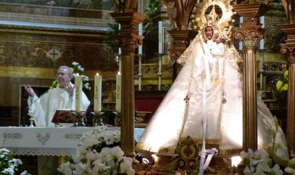 DaimielNoticias's tweet photo. Este viernes acaba el novenario a la Virgen de las Cruces http://t.co/ZYeyc3fqtw http://t.co/QY6tBvMj0X