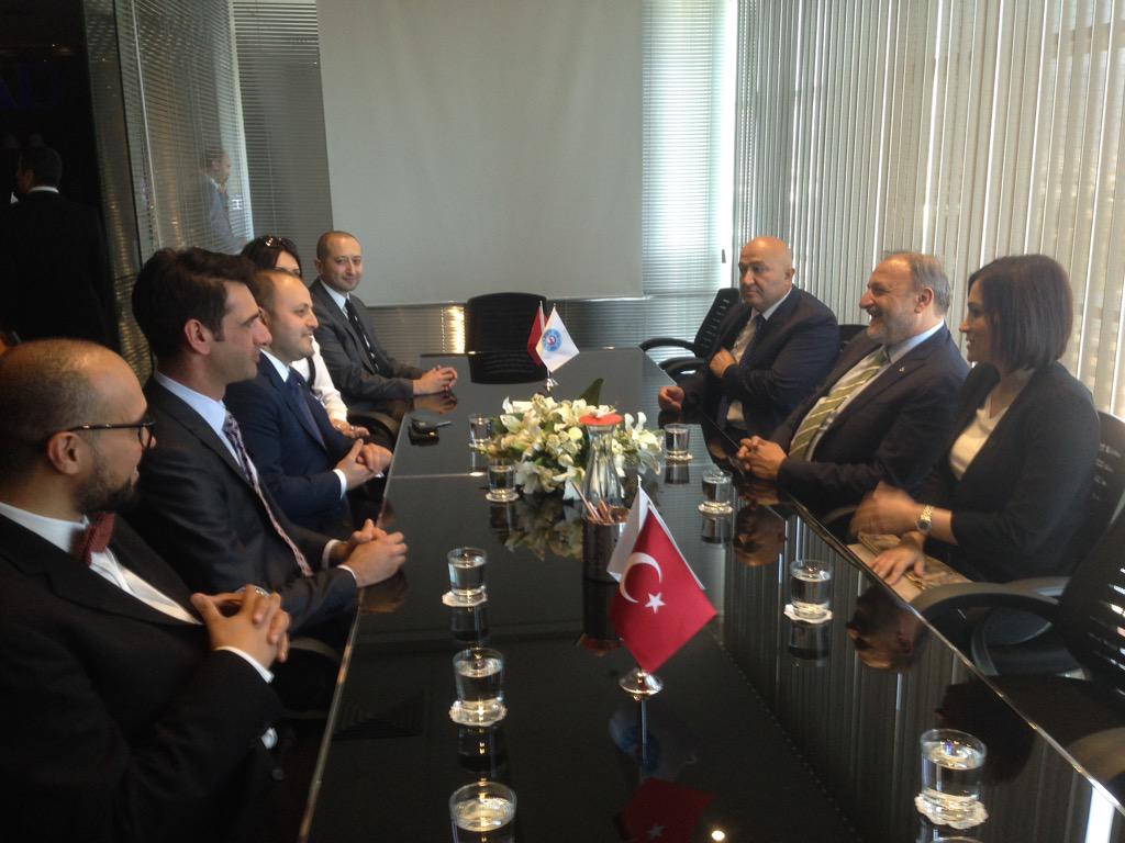 Senemkilic78's tweet photo. Türkiye Genç İş Adamları Derneği(TÜGiAD) Ege Şubesi'ni ziyarete geldik. #BizimleYürüTürkiye #BizimleYürüİzmir http://t.co/i9MPLTISLo