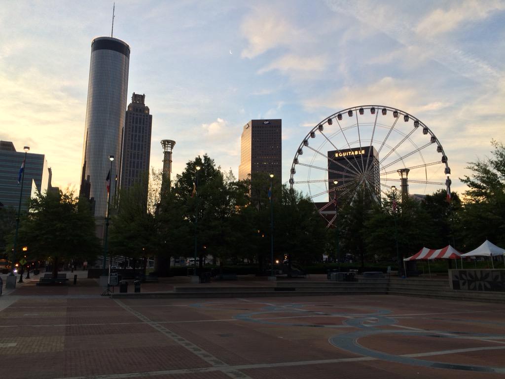 krpeksa's tweet image. Watching the sun rise over the city. #AIAcon2015 #mkthink #roundhouseone
