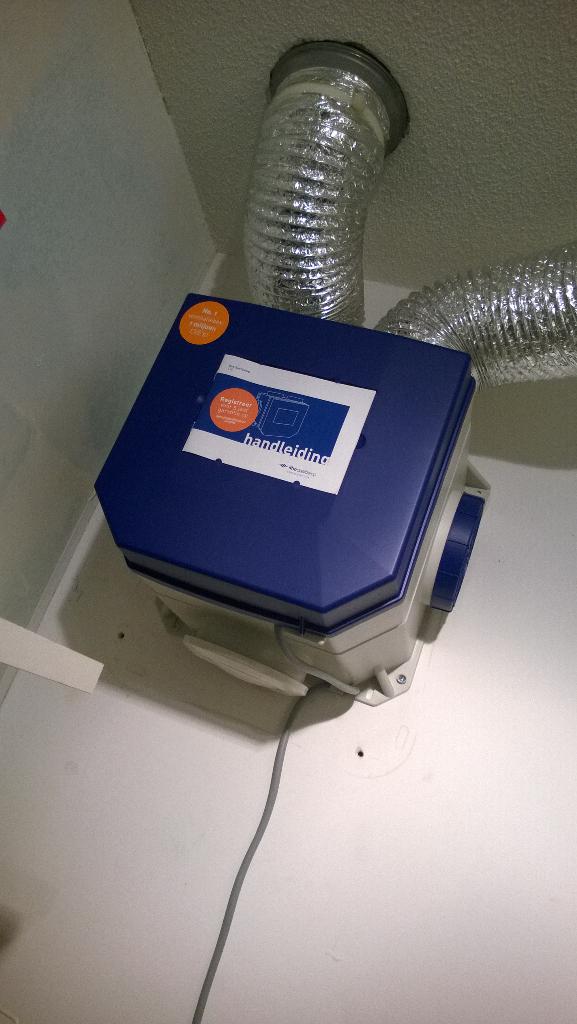 LeusderOmbuds's tweet photo. Wie kan mij de prijs van deze ventilatiebox vertellen..... http://t.co/sDtZFHNHYL