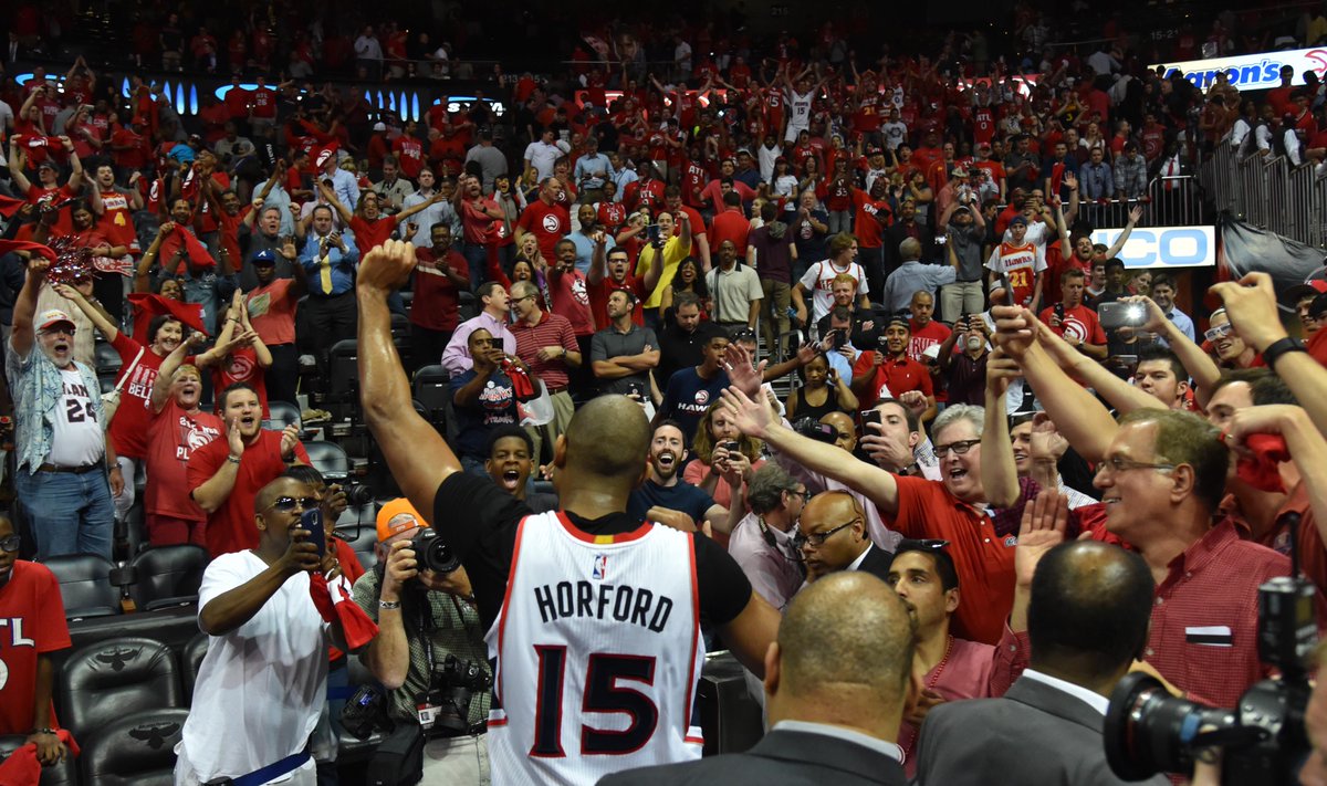 NBA's tweet photo. 23pts, 11rbs, 5blks &amp; the @ATLHawks win for @Al_Horford, @NBAcom's #NightlyNotable: http://t.co/DbVFqx1rAm http://t.co/K2ENQiLCNJ