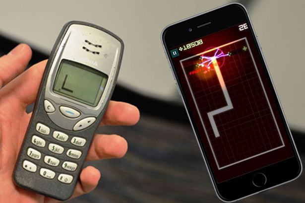 Belgium_iPhone's tweet photo. La nouvelle version de #Snake est enfin disponible ! http://t.co/STouLlNq33 #SnakeRewind http://t.co/hTIjLjFNBL