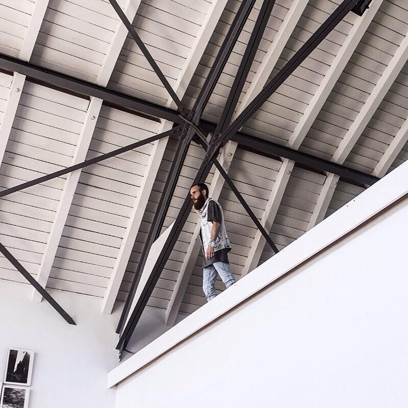 Nacho_Uve's tweet photo. Behind the scenes🎥 with @bershkacollection #RPDIY ❗️in http://t.co/swubrn5Od1 http://t.co/QSyeRpXrdS