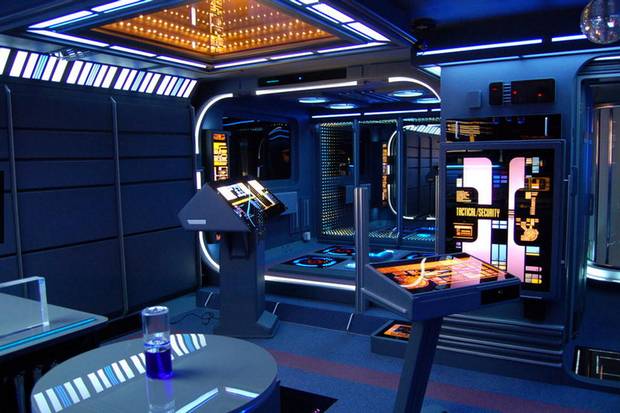 IGN's tweet photo. A Star Trek Voyager-themed flat has come on the market and it's pretty damn awesome: http://t.co/lwsv8hdp5g http://t.co/09Ts4MAPPZ