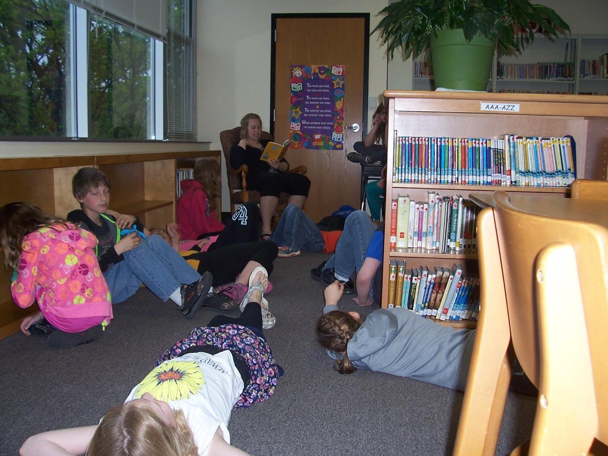 Story time ~ Ms. McLaren is reading  “Honey” by Sarah Weeks aloud to her reading class. #acsd #trojanpride