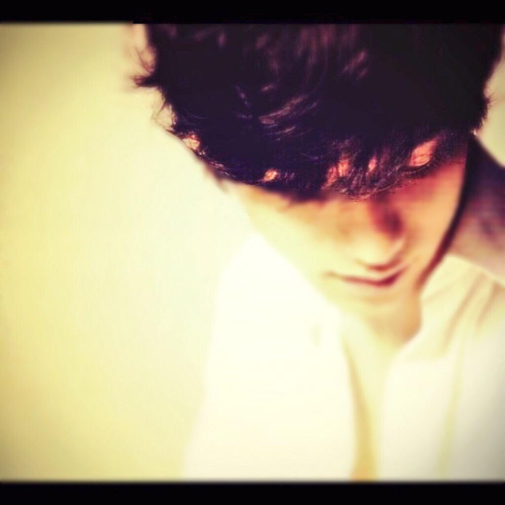 rcha69's tweet photo. .*.*

.

　　　　　　　　息が止まるくらい
　　　　抱きしめてくれたらええやないですか

.

#RTしたnrさんbotさんフォローする

.

　　遊人　敬語

.

あなたの腕の中で愛を囁いて欲しいんです

.

.*.* http://t.co/IRHOdWfk2d