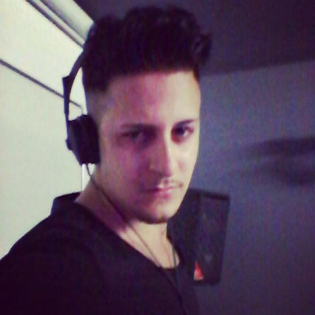 SirHellOfficial's tweet photo. Cue...▶/| |!Trick!wide!mix time!
#pioneer #SirHell #trick #Wide #nostopmusic #EDMforLIFE
#effectfrequency #Delay1/4 http://t.co/DKJEhA0Z30