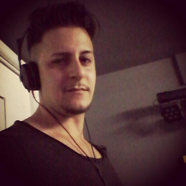 SirHellOfficial's tweet photo. Cue...▶/| |!Trick!wide!mix time!
#pioneer #SirHell #trick #Wide #nostopmusic #EDMforLIFE
#effectfrequency #Delay1/4 http://t.co/DKJEhA0Z30