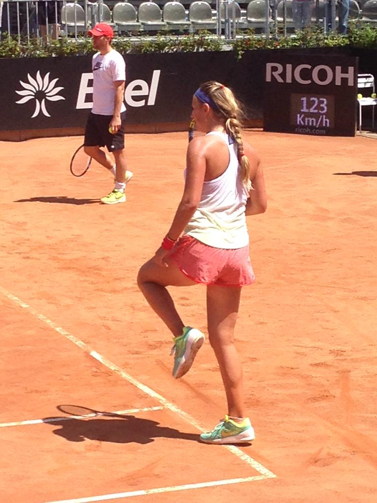 Ale_giacon's tweet photo. @vika7 @WilsonTennis @juice100 ❤️ @WeAreTennisITA http://t.co/HtGdCoKJxu
