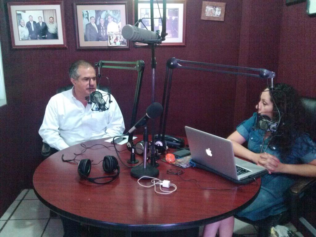 mvillegas2001's tweet photo. Buenos días, arrancamos hablando de nuestras propuestas con @AguedaBarojas gracias por recibirnos http://t.co/QD6KW2gVF6