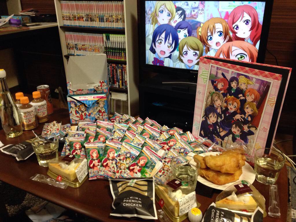 SsUmi0312's tweet photo. この間のクリスマスの
写真懐かしくてみてたら
よくみたら画面のみんな覗いとるように
みえてなんかいい(❁´ω`❁)
アニメ再生中でたまたま写メったらこんな感じになった（笑） http://t.co/3gl8Dq7aoQ