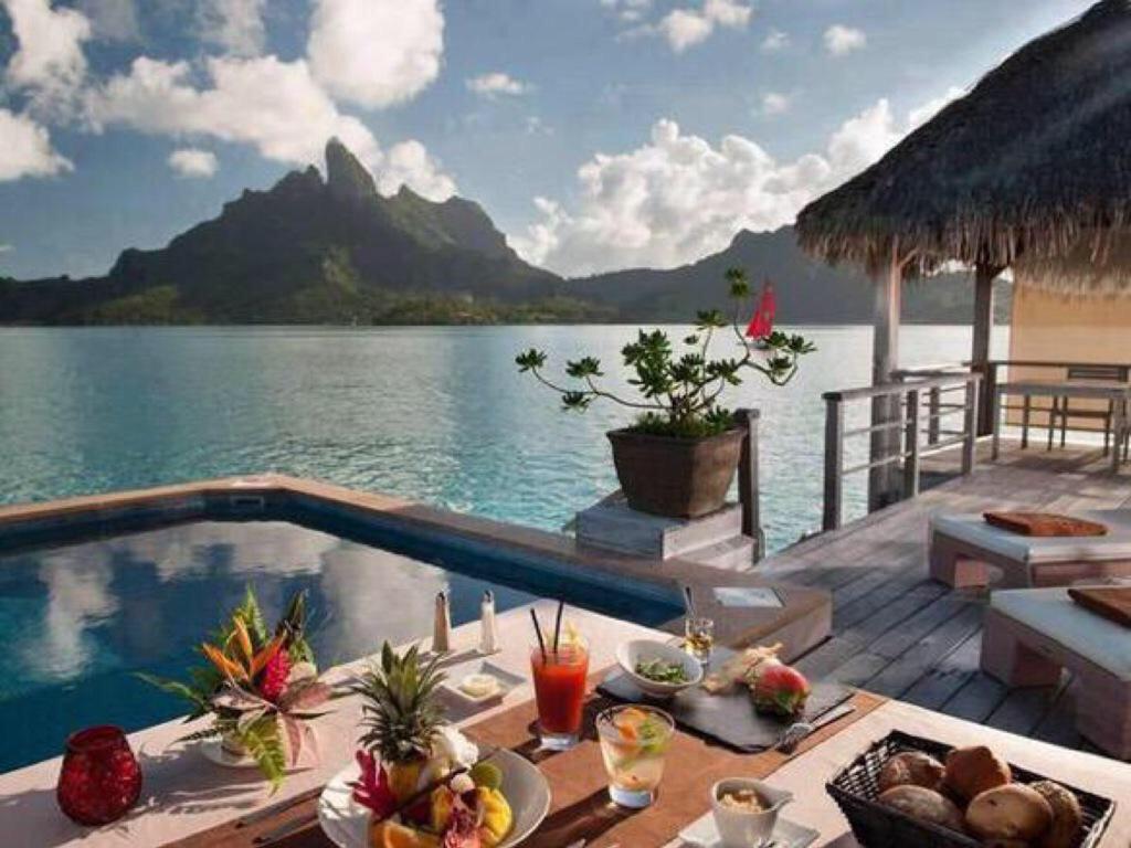 Bora Bora Breakfast