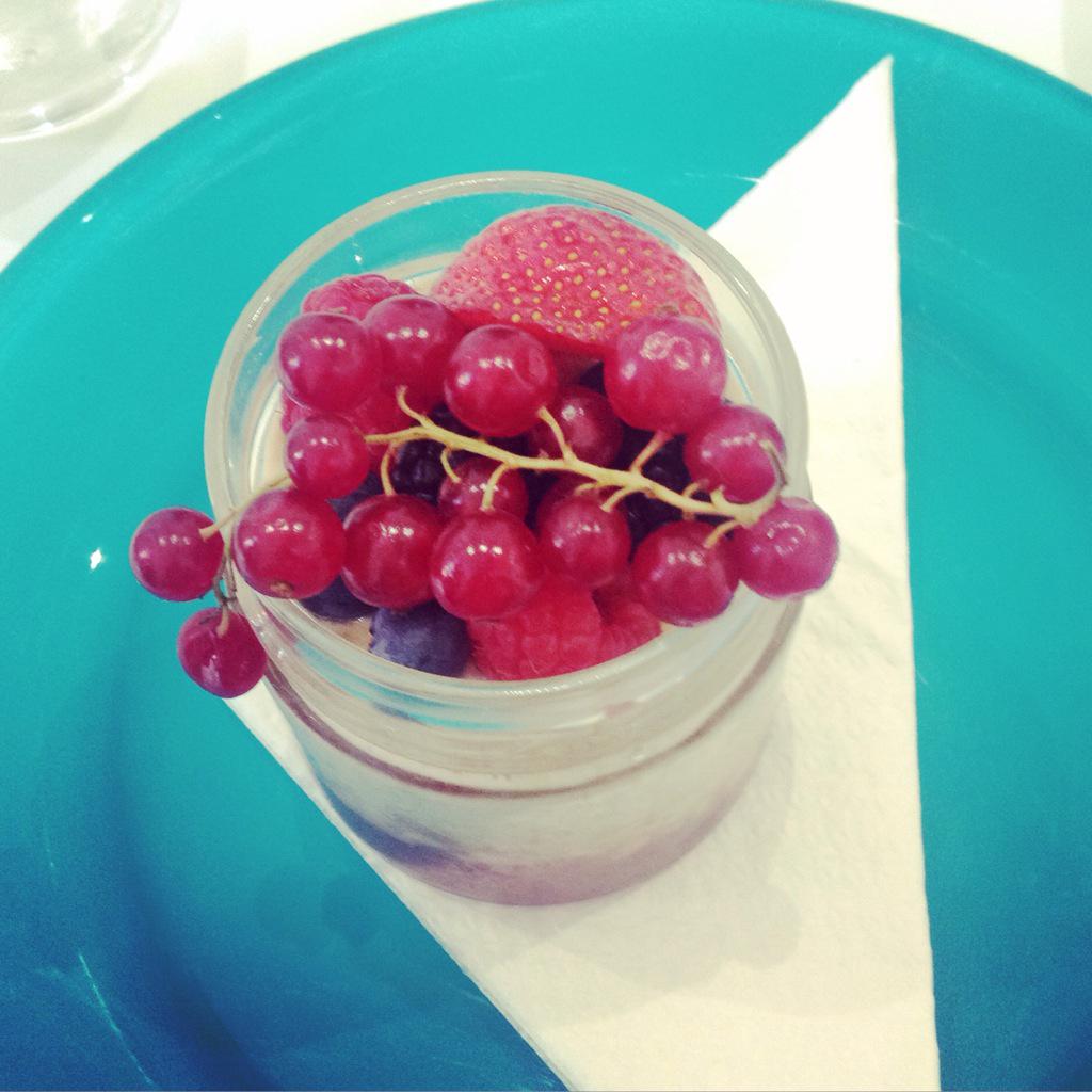 lolybowden's tweet photo. Delicious breaky @eathosDublin today, overnight oats &amp; toast at the table accompanied by the best coffee #yum http://t.co/dEF7PK9LZD