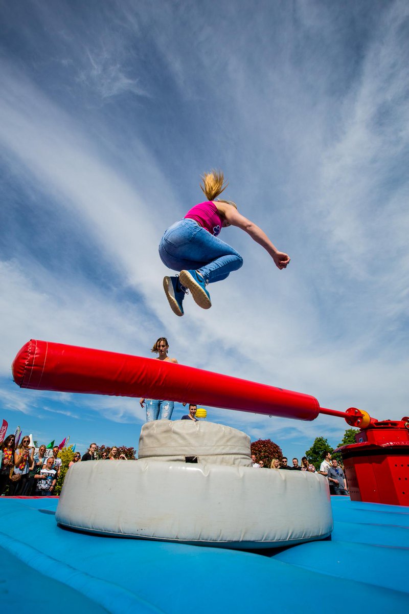 Festivaart's tweet photo. Heb jij al meegedaan aan de wipe-out game? #Festivaart15! http://t.co/qxyZbIKMfu
