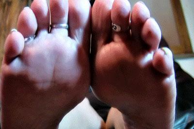 LMIreland's tweet photo. #ARABFOOTFETISH #TOES #FOOTFETISH ... MY #SEXY FEET IN YOUR FACE... http://t.co/S17ZTVdQMy via @clips4sale http://t.co/BdaTfakBiV