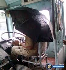 ItsYourDriver's tweet photo. Someone is driving a leaky bus, could that be a #PutcoBus perhaps or maybe a #MetroBus? @kakspotter @NameNShameSA http://t.co/ACkh32eswa
