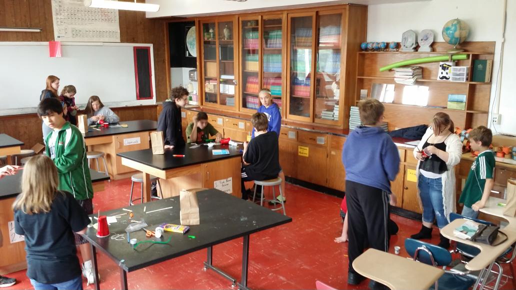 MissDurchholz's tweet photo. Building Pom launchers!! #creatingislearning http://t.co/l5lUNuGwZv
