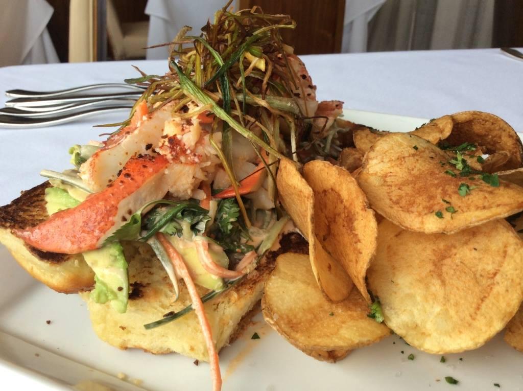 UpHouston's tweet image. What's for lunch today at Up? Tender Maine Lobster Roll! $16. Brioche Bun, Housemade Potato Chips. 713-640-5416.