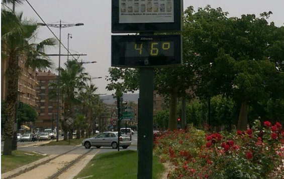 laverdad_es's tweet photo. #Murcia echa fuego. http://t.co/joO5mzKZrk #calor http://t.co/StVDHv78MY