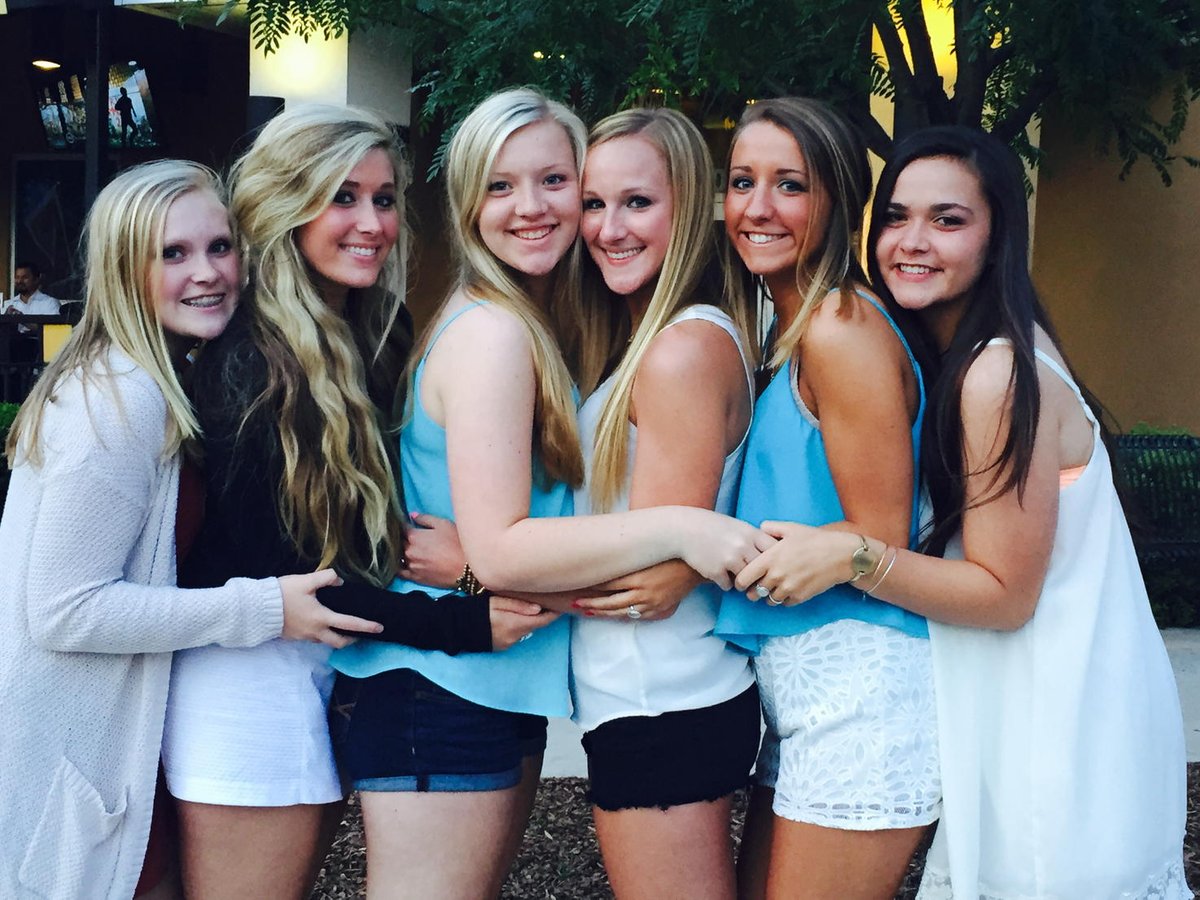GPSBlueCrew's tweet photo. #CheerPals are the best pals. 💙💙 http://t.co/VbYpW262vU