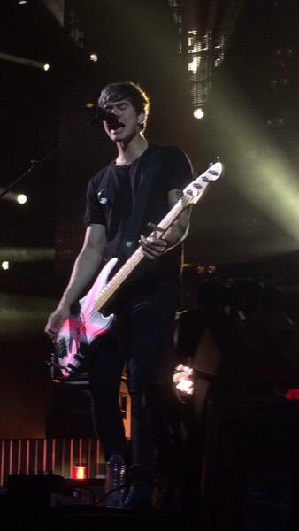 monfoolish's tweet photo. Calum on stage #ROWYSOStockholm // May 13 http://t.co/Hsjvj4CYuc