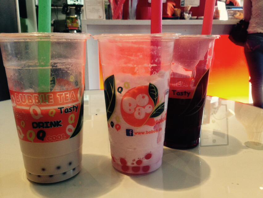 nategongaga's tweet photo. Kpop Party und Bubble Tea~ yeay #bubbletea #boboq #düsseldorf #kpop #party #locogetacoco http://t.co/QMRFPf8Tt7