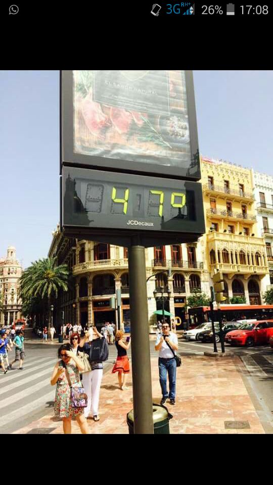 Carlos_cs6's tweet photo. ¿Los termómetros de Valencia dan la temperatura o los puntos que lleva su equipo? http://t.co/EOZ4yWgkPx