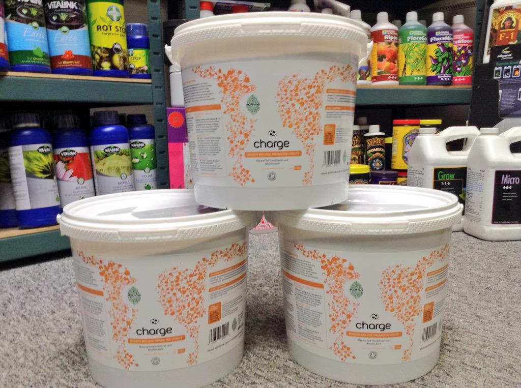 essexhydro's tweet photo. Just recieved @ecothriveuk charge from @teamhydroponics cant wait to test this out! #beetlepoo #beetlepoo #beetlepoo http://t.co/MKXcpzyg7J