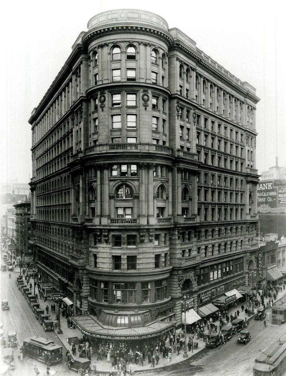onlyinsf's tweet photo. If you walk by 898 Market Street, you can still look up and marvel at the Flood Building today. http://t.co/JtuDmroWng