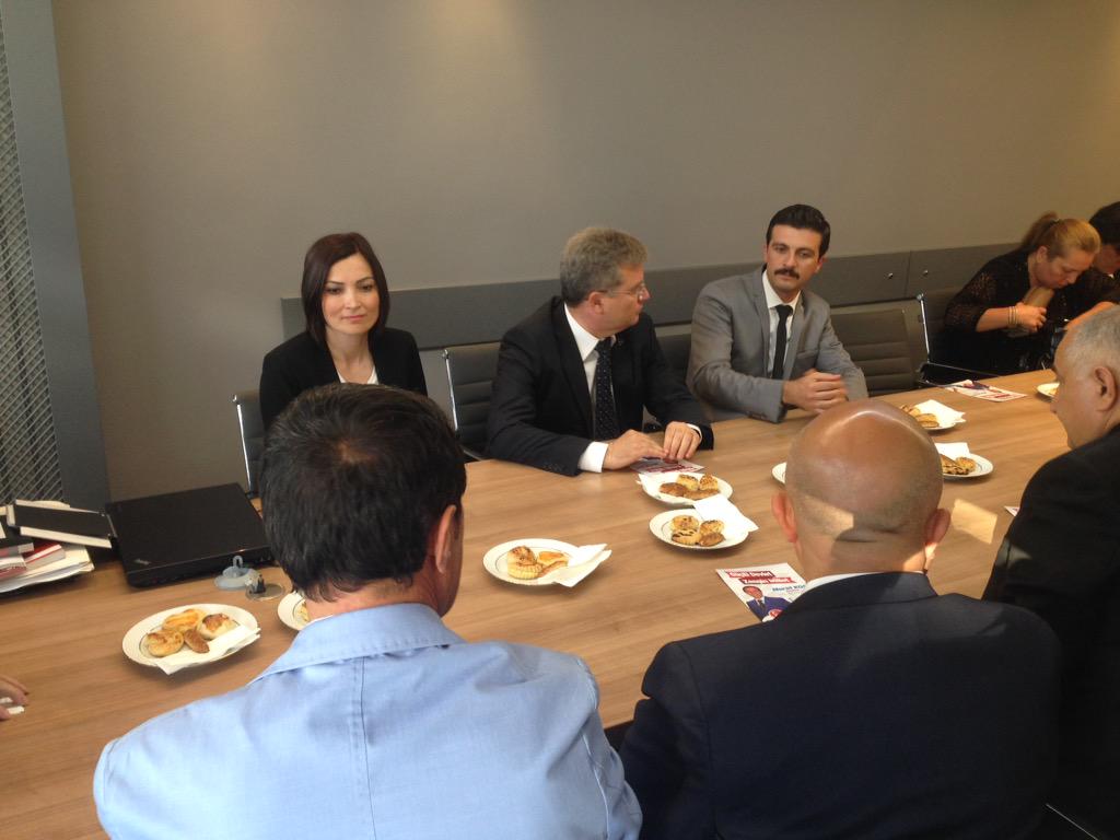 Senemkilic78's tweet photo. Uluslararası Balkan ve Türk İş Dünyası Derneği'ni(BATÜDER) ziyarete geldik. #BizimleYürüTürkiye #BizimleYürüİzmir http://t.co/URL7kbEGDy