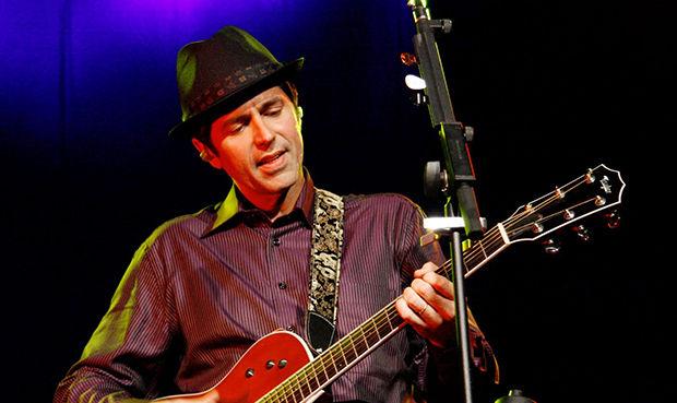 Hoje tem Projeto Sócio de Carteirinha com o cantor Leoni!

Veja nossa entrevista: ow.ly/MX2PM