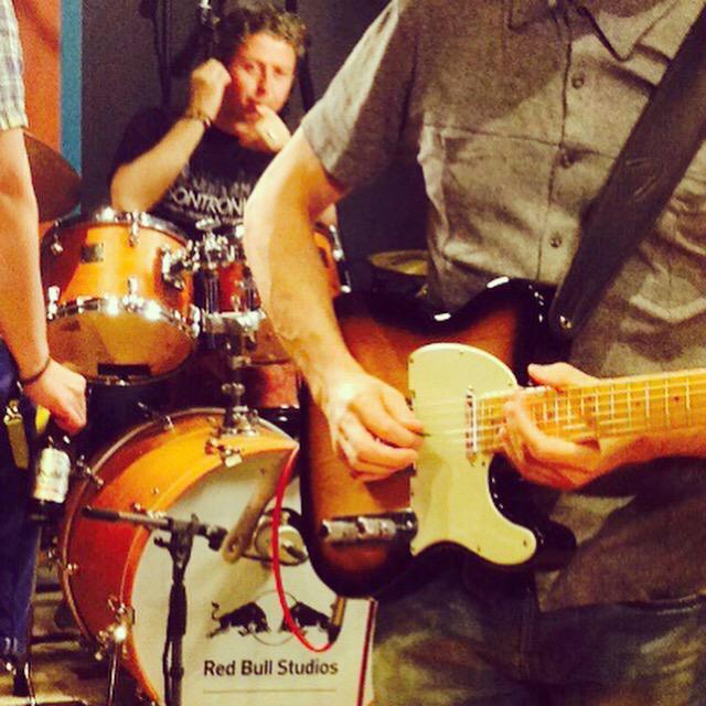RedDogLondon's tweet photo. Awesome night working alongside @sontronics and our friends from @protoolsexpert at @RBStudiosLondon! #microphones http://t.co/9iP0SzPUkJ