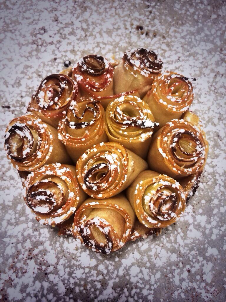 Alain Passard On Twitter Tarte Aux Pommes Et Rhubarbe Bouquet De Roses Http T Co Tozxb4p5ln
