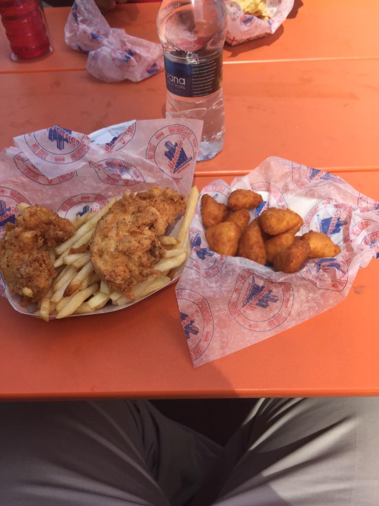 TheOnlySlimUKno's tweet photo. #Tenders #FriedMac #JadPictures #Diabetes http://t.co/NgzNWsz8ed