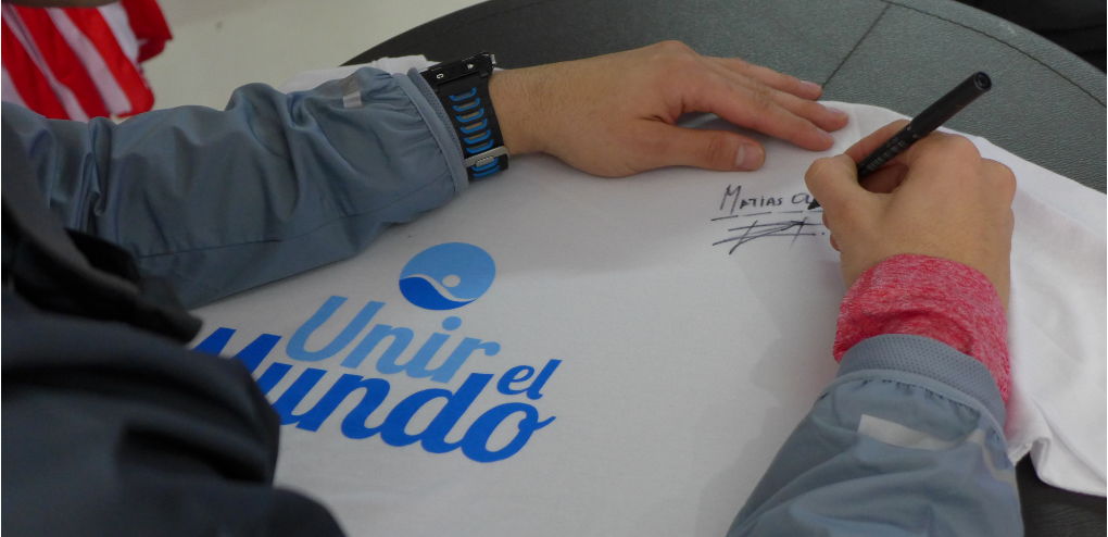 UnirElMundo's tweet photo. #QuieroRemeraUnirElMundo firmada por @matiasola! Seguinos, hace RT y estas participando! http://t.co/0EZSi3sIEm