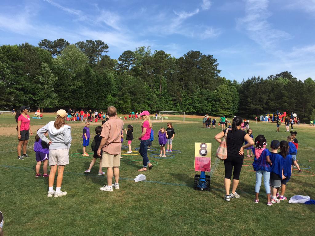 TechTeacherBerg's tweet photo. Part 2: Field day success, Pre K-2! @sbcek5 http://t.co/fodE0ExYsK