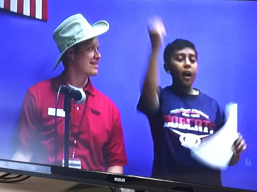 TechTeacherBerg's tweet photo. 5th grader Aanan B. educated &amp; entertained on BNN w/ Eco-rap. Mr. Martin just entertained! ;) @sbcek5 http://t.co/ohqcNObIxL