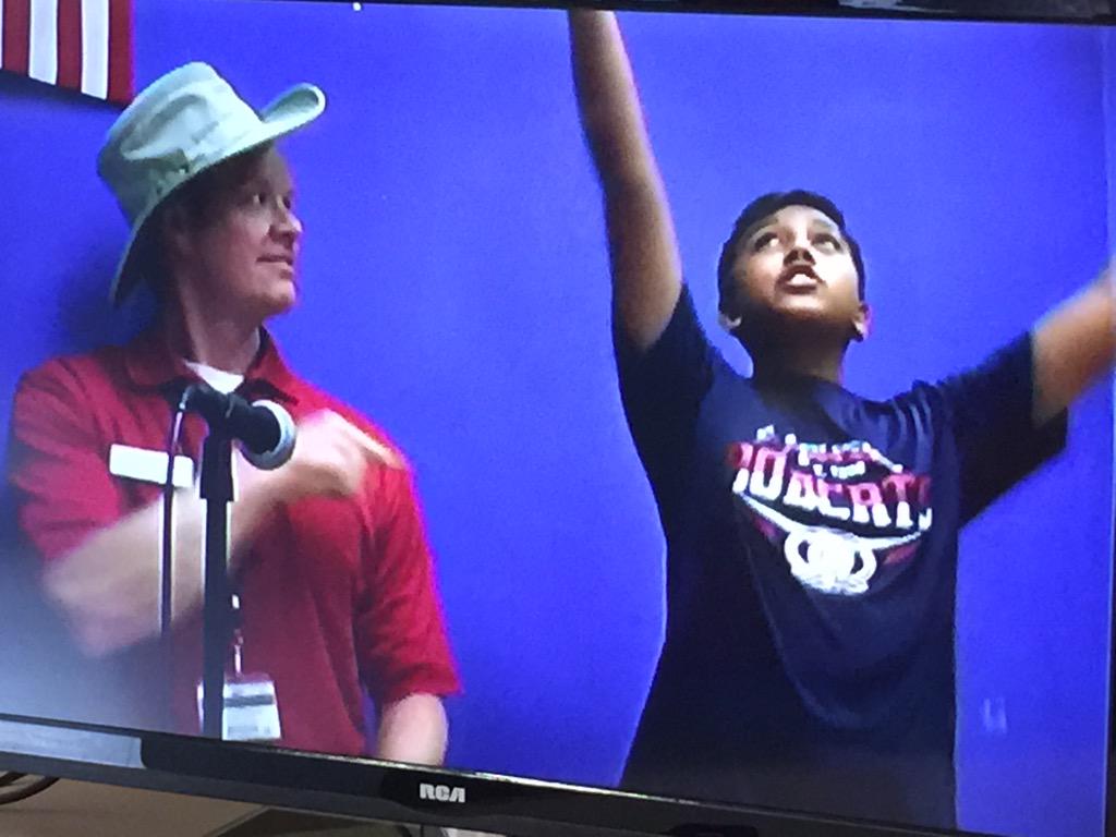 TechTeacherBerg's tweet photo. 5th grader Aanan B. educated &amp; entertained on BNN w/ Eco-rap. Mr. Martin just entertained! ;) @sbcek5 http://t.co/ohqcNObIxL